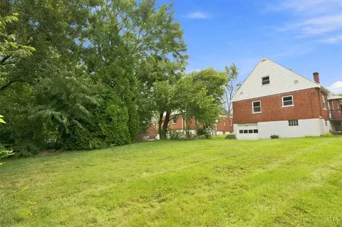 Exterior - 4056 Mcfarran Ave, Cheviot, OH 45211 photo 5 of 6