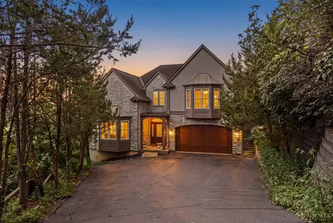 1046 Tuscany Pl, Cincinnati, OH 45226