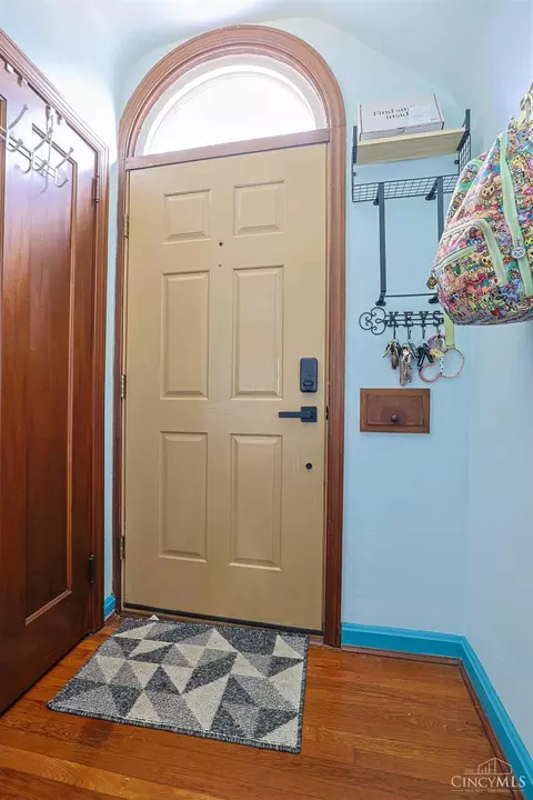 Entry Way - 1737 Madison Ave, Cincinnati, OH 45231 photo 1 of 1