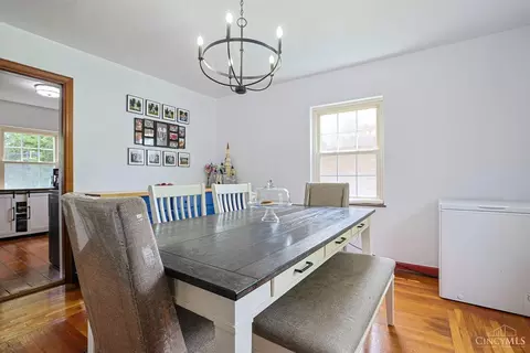 Dining - 1737 Madison Ave, Cincinnati, OH 45231 photo 2 of 3