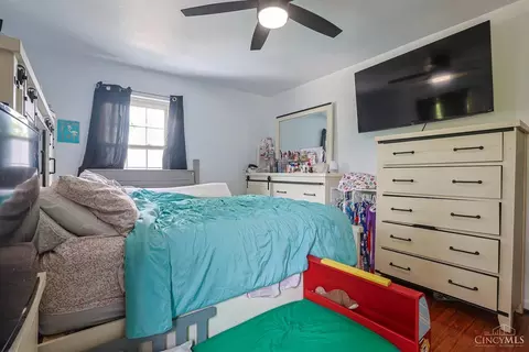 Bedroom - 1737 Madison Ave, Cincinnati, OH 45231 photo 1 of 2