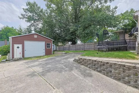 Exterior - 1737 Madison Ave, Cincinnati, OH 45231 photo 8 of 9