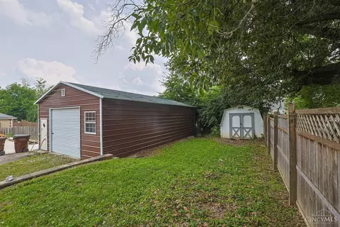 Exterior - 1737 Madison Ave, Cincinnati, OH 45231 photo 5 of 9