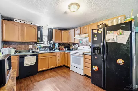 Kitchen - 777 Main St, Georgetown, OH 45121 photo 2 of 2