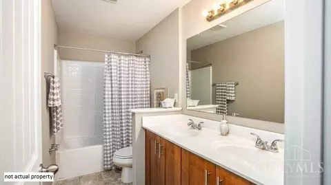 Bath - 3101 Canvasback Ct, Franklin, OH 45005 photo 1 of 1