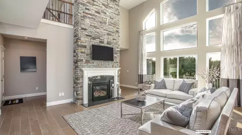 Living - 3101 Canvasback Ct, Franklin, OH 45005 photo 1 of 1