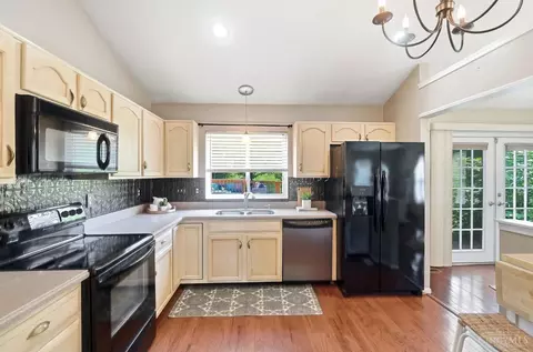 Kitchen - 116 Eagleview Way, Reading, OH 45215 photo 2 of 4