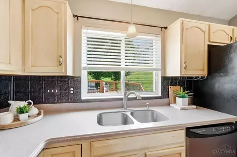 Kitchen - 116 Eagleview Way, Reading, OH 45215 photo 4 of 4