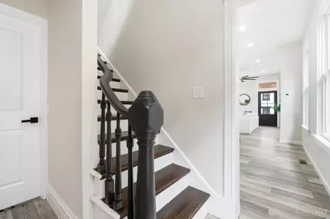 Entry Way - 1707 Highland Ave, Cincinnati, OH 45202 photo 4 of 12