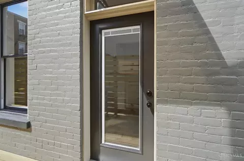 Exterior - 1707 Highland Ave, Cincinnati, OH 45202 photo 3 of 7