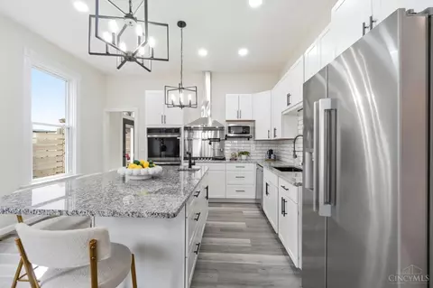 Kitchen - 1707 Highland Ave, Cincinnati, OH 45202 photo 1 of 3