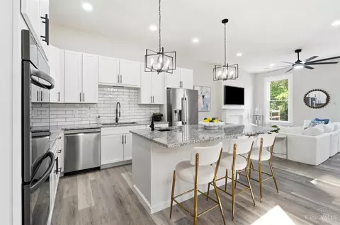 Kitchen - 1707 Highland Ave, Cincinnati, OH 45202 photo 1 of 3