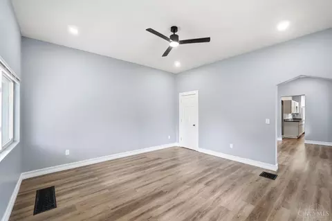 Living - 3728 Applegate Ave, Cheviot, OH 45211 photo 3 of 9