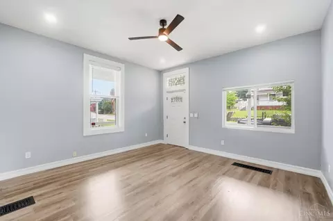Living - 3728 Applegate Ave, Cheviot, OH 45211 photo 4 of 9