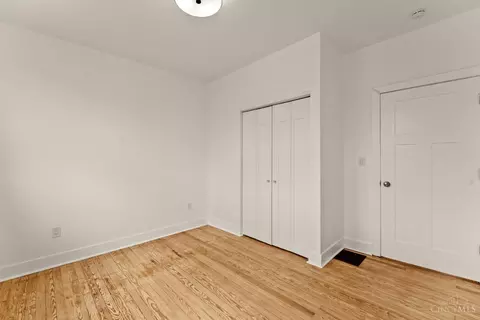 Bedroom - 3416 Trimble Ave, Cincinnati, OH 45207 photo 3 of 10