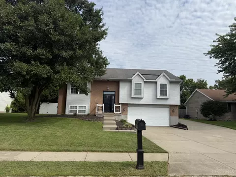 704 Aberdeen Dr, Trenton, OH 45067