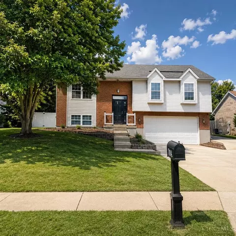 704 Aberdeen Dr, Trenton, OH 45067