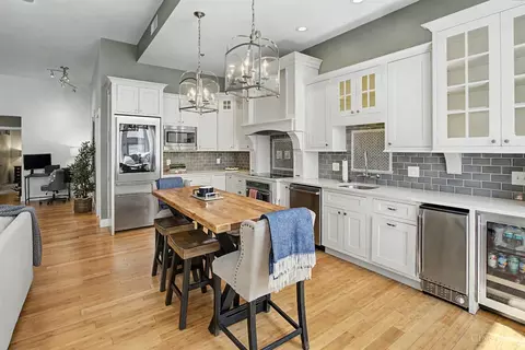 Kitchen - 15 Fourth St, Cincinnati, OH 45202 photo 3 of 8