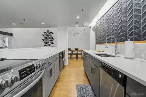Kitchen - 15 Fourth St, Cincinnati, OH 45202 photo 8 of 8