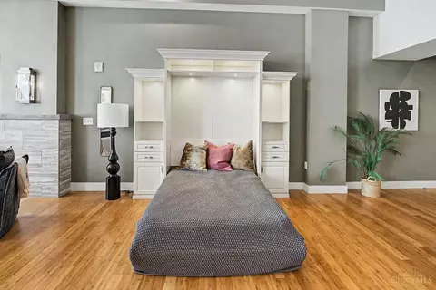Bedroom - 15 Fourth St, Cincinnati, OH 45202 photo 2 of 5