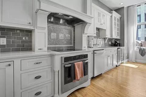 Kitchen - 15 Fourth St, Cincinnati, OH 45202 photo 1 of 8