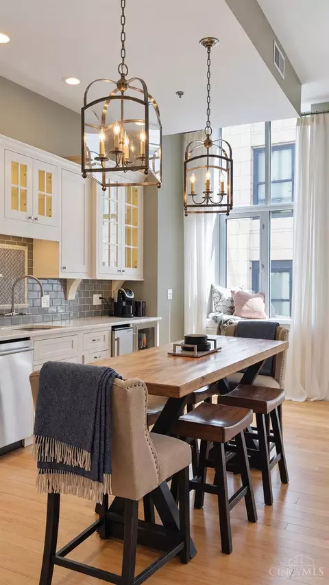 Kitchen - 15 Fourth St, Cincinnati, OH 45202 photo 6 of 8