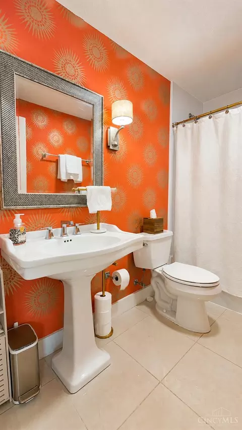 Bath - 15 Fourth St, Cincinnati, OH 45202 photo 1 of 4