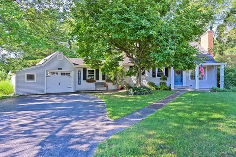6193 Dawes Ln, Cincinnati, OH 45230
