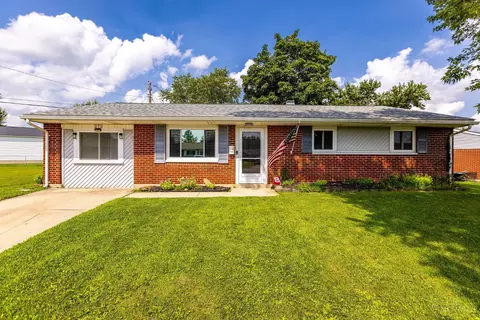 272 Foothill Dr, Brookville, OH 45309