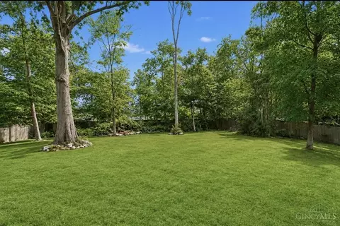 Exterior - 442 Thomas Ln, Cincinnati, OH 45244 photo 8 of 11