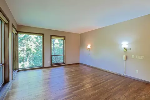 Living - 4805 Drake Rd, Cincinnati, OH 45243 photo 10 of 19