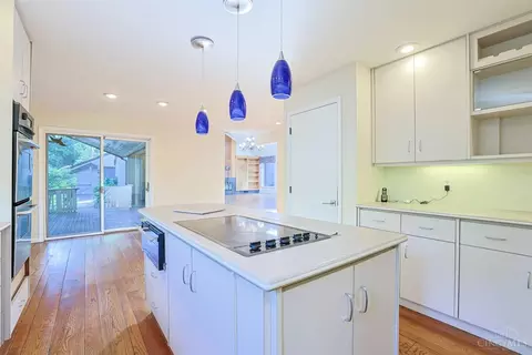 Kitchen - 4805 Drake Rd, Cincinnati, OH 45243 photo 3 of 8