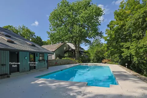 Exterior - 4805 Drake Rd, Cincinnati, OH 45243 photo 15 of 24