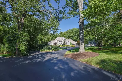 Exterior - 4805 Drake Rd, Cincinnati, OH 45243 photo 16 of 24
