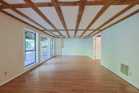 Living - 4805 Drake Rd, Cincinnati, OH 45243 photo 16 of 19