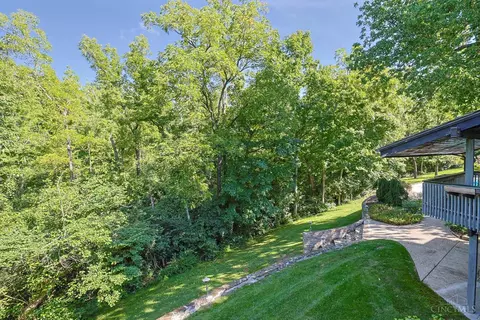 Exterior - 4805 Drake Rd, Cincinnati, OH 45243 photo 19 of 24