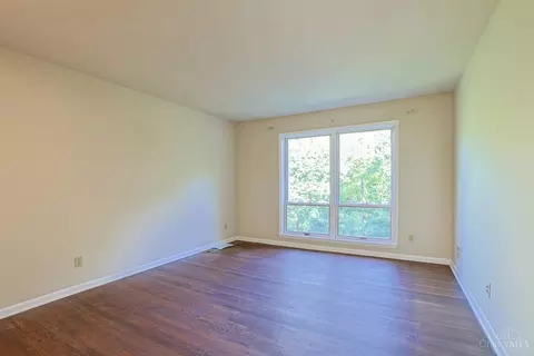 Living - 4805 Drake Rd, Cincinnati, OH 45243 photo 12 of 19