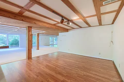Living - 4805 Drake Rd, Cincinnati, OH 45243 photo 18 of 19