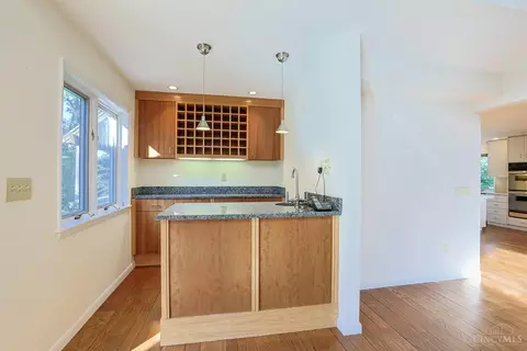 Kitchen - 4805 Drake Rd, Cincinnati, OH 45243 photo 6 of 8