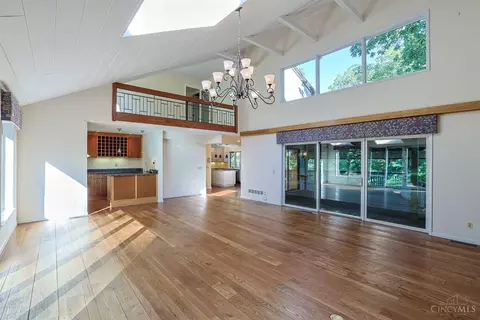 Living - 4805 Drake Rd, Cincinnati, OH 45243 photo 6 of 19