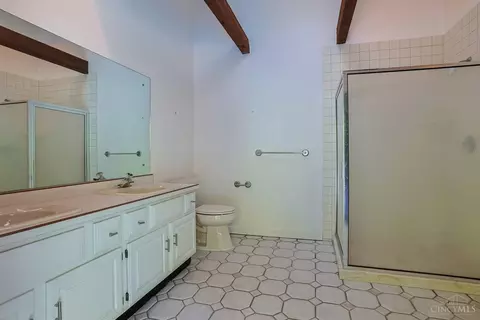 Bath - 4805 Drake Rd, Cincinnati, OH 45243 photo 7 of 7