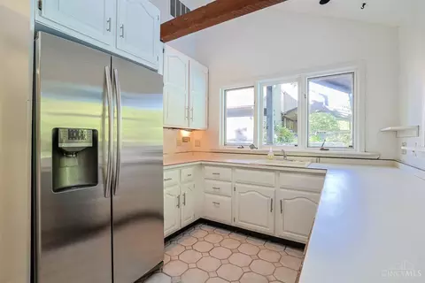 Kitchen - 4805 Drake Rd, Cincinnati, OH 45243 photo 8 of 8