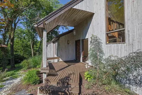 Exterior - 4805 Drake Rd, Cincinnati, OH 45243 photo 4 of 24