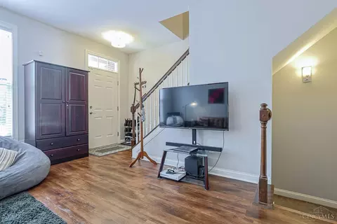 Entry Way - 211 Rochelle St, Cincinnati, OH 45219 photo 1 of 1