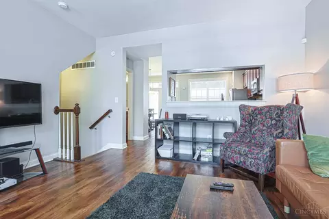 Living - 211 Rochelle St, Cincinnati, OH 45219 photo 2 of 3