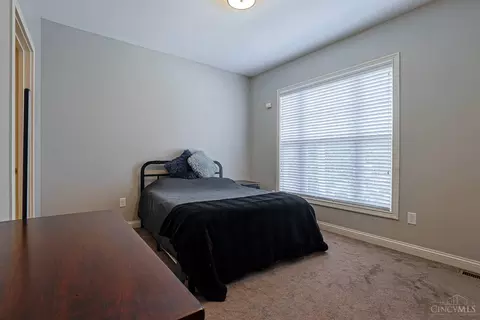 Bedroom - 211 Rochelle St, Cincinnati, OH 45219 photo 4 of 6