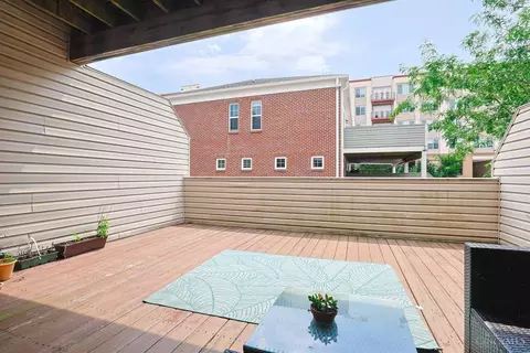 Exterior - 211 Rochelle St, Cincinnati, OH 45219 photo 4 of 9