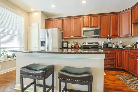 Kitchen - 211 Rochelle St, Cincinnati, OH 45219 photo 4 of 5