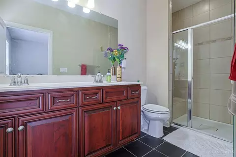 Bath - 211 Rochelle St, Cincinnati, OH 45219 photo 1 of 5