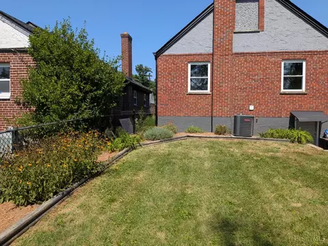 Exterior - 6925 Windward St, Cincinnati, OH 45227 photo 10 of 11